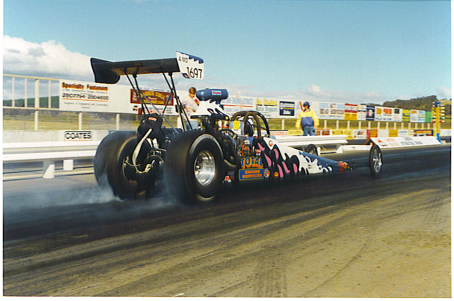 2004_1007dragster0001.JPG